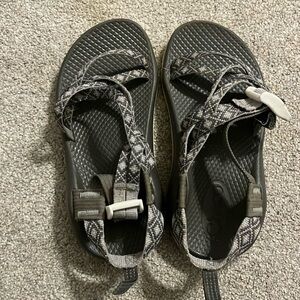 Chacos size 1Y
